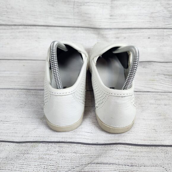 Minnetonka Pacific Loafer Slip On White Perforated Leather Shoes Women's Sz 7.5 - Picture 6 of 10